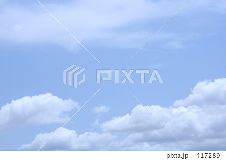 絹層雲 入道雲の写真素材