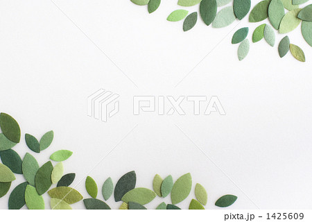 葉 紙 新緑 ペーパークラフトの写真素材 - PIXTA