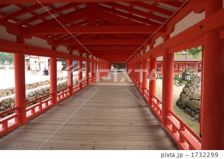 回廊 廊下 神社 厳島神社の写真素材