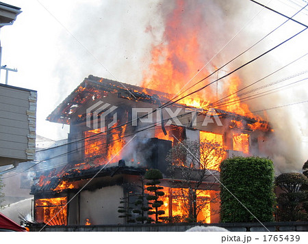 炎 火事 炎上 火災の写真素材