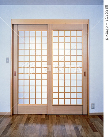 引き違い扉の写真素材