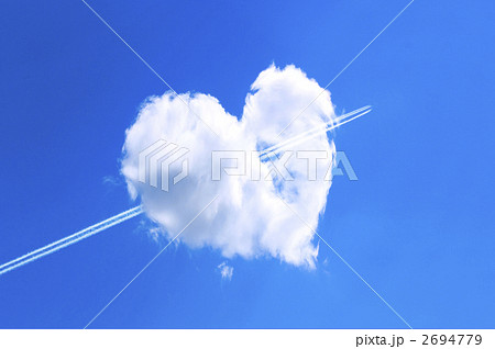青空 空 ハート 飛行機雲 ハート形の写真素材