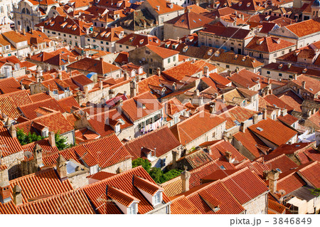 クロアチア 赤い屋根 ヨーロッパの写真素材 - PIXTA