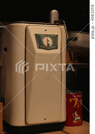 レトロ 昭和 洗濯機 電化製品の写真素材 - PIXTA