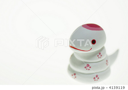 白蛇の脱け殻❤干支❤巳年❤超美品❣️しかも‼️妊婦さん❣️ 白蛇の脱け殻❤干支❤巳年❤超美品❣️しかも‼️妊婦さん❣️