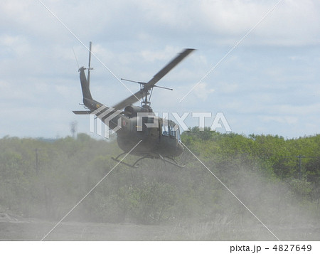 陸上自衛隊 ヘリ ヒューイ Uh 1 ヘリボーンの写真素材