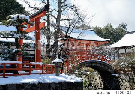 二重鳥居 神社 冬の写真素材