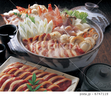 鴨鍋 鍋料理 食べ物 ボイルホタテの写真素材