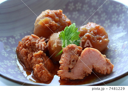 煮付け 鯛の子 鯛の卵 里芋の写真素材