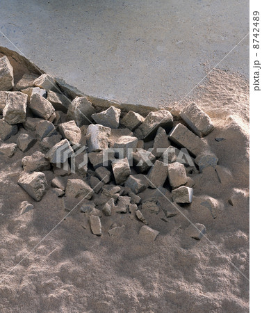 砕けた石の写真素材