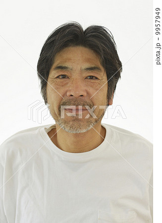 髪フサフサ ふさふさ 50代の写真素材