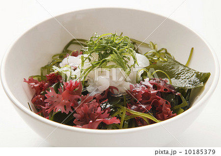 サラダ 白エビ 海藻サラダ 白えびの写真素材