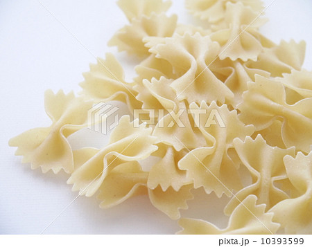 リボン型マカロニ リボンの写真素材