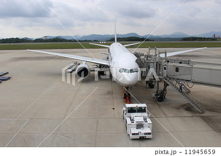 広島空港 飛行機 中国地方 タラップの写真素材