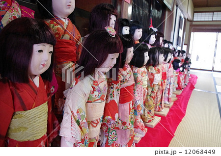 着せ替え人形 市松人形の写真素材