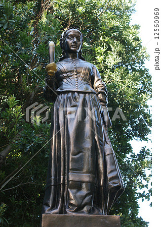 ナイチンゲール 銅像の写真素材