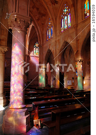 教会 幻想的 ステンドグラス カラフル サカテカスの写真素材 Pixta
