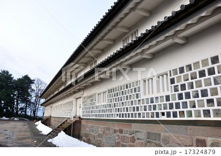 金沢城 雪 塀 お城の写真素材