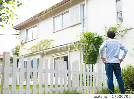 お隣さん 建物 住まい 家 おしゃれの写真素材