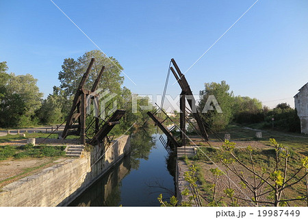 アルル 跳ね橋 フランス 風景の写真素材 - PIXTA