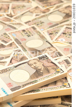 お札 日本円 紙幣 一万円札の写真素材