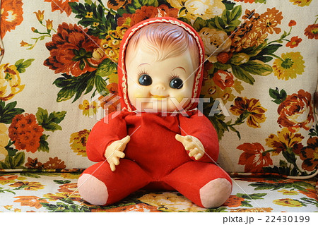 赤ちゃん 人形 おもちゃ 昭和の写真素材 - PIXTA