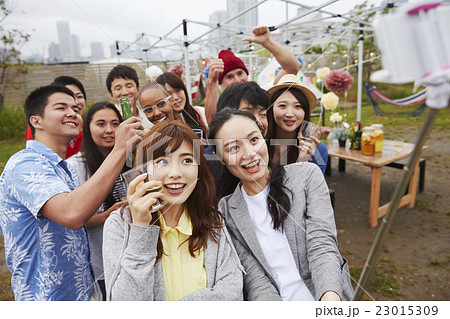 集合写真 笑顔の写真素材 - PIXTA