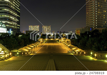 イーストプロムナード 東京ビッグサイト 国際展示場 夜景の写真素材