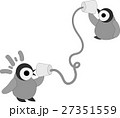 可愛い赤ちゃんペンギンと糸電話のイラスト素材