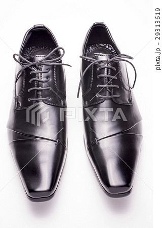 靴 革靴 黒 正面の写真素材