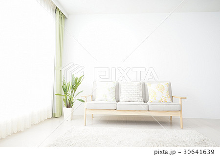 シンプル 部屋 リビング 家具の写真素材