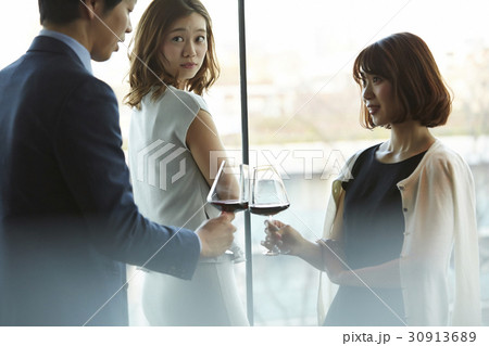 三角関係の写真素材