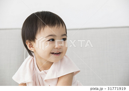 1歳 女の子の写真素材