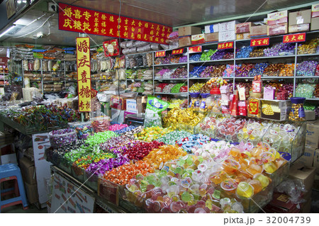 お菓子売り場 市場の写真素材