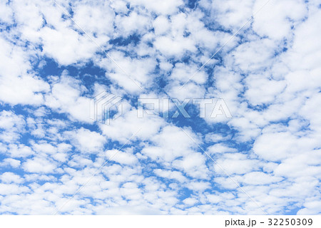 ひつじ雲の写真素材