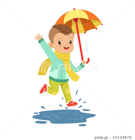 男児 子供 水たまり 水溜りのイラスト素材