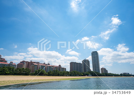 海っぴビーチ 博多湾 マリナタウン 海浜公園 砂浜の写真素材