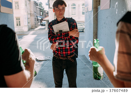 ストリート ギャング フーリガン 十代の写真素材