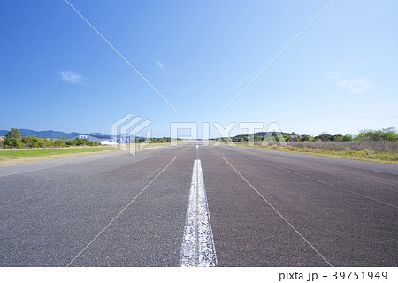 滑走路跡の写真素材