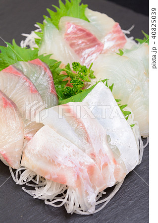 カンパチ 刺し身 鮮魚 白身魚の写真素材