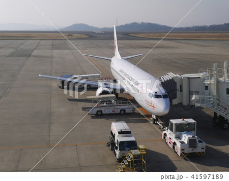 日本トランスオーシャン航空 うちなーの翼 飛行機 旅客機の写真素材