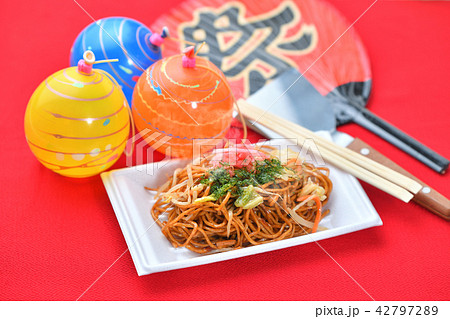 焼きそば 縁日 夏祭り 祭りの写真素材