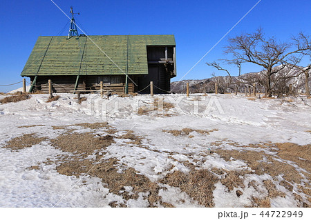 三ノ塔 避難小屋 丹沢大山国定公園 登山の写真素材