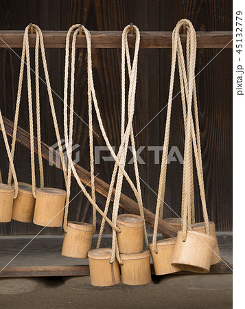 遊び おもちゃ 竹 遊具の写真素材