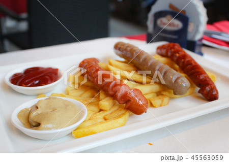 ウインナー ヨーロッパ 食べ物 昼の写真素材