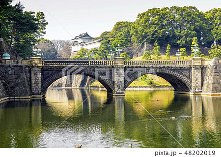 皇居二重橋 皇居 水辺 お堀の写真素材