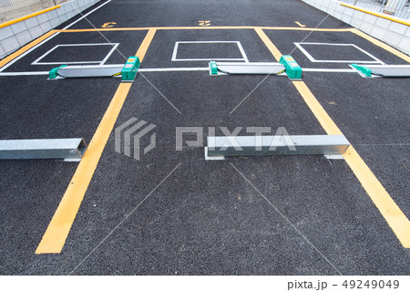 駐車場 コインパーキング ロック板 装置の写真素材 駐車場 コインパーキング ロック板 装置の写真素材