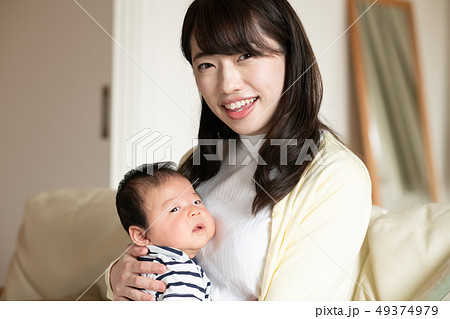 赤ちゃん ベビー アジア人 男の子の写真素材