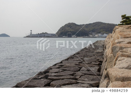 島 瀬戸内海 堤防 石積みの写真素材