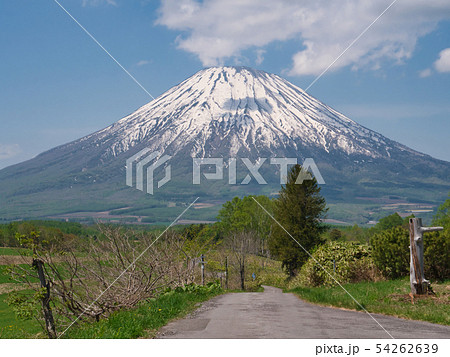 蝦夷富士　倶知安より真作 倶知安町 雲 羊蹄山 蝦夷富士の写真素材 - PIXTA
